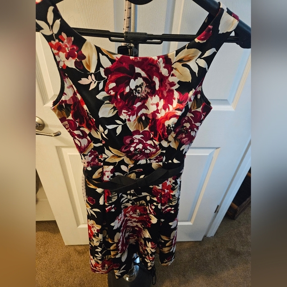 White House Black Market Dresses & Skirts - White House Black Market Black and Red Satin Dress